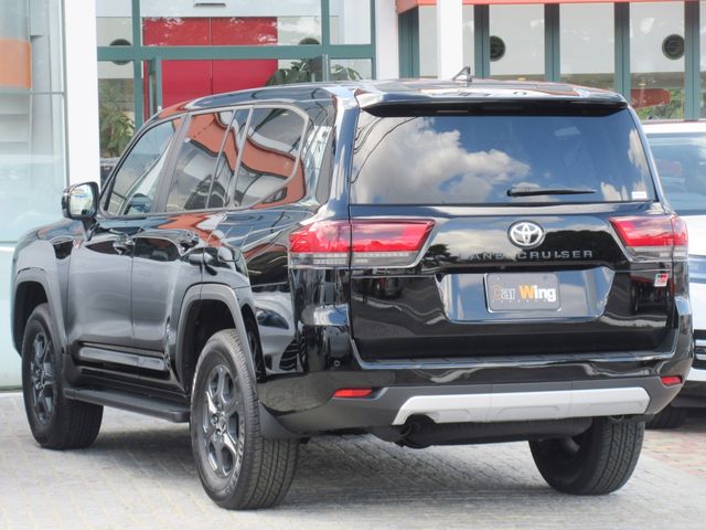 Toyota LAND CRUISER 2023-09 8870-8