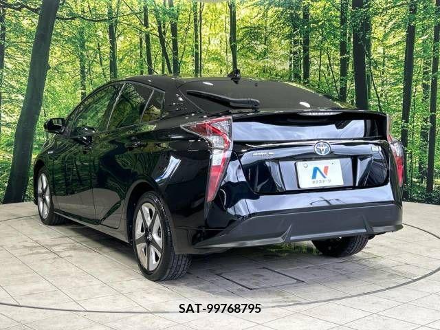 Toyota PRIUS 2015-12 330644-17