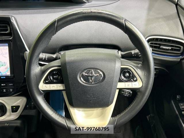 Toyota PRIUS 2015-12 330644-11