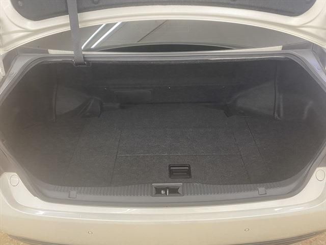 Toyota CROWN SEDAN 2015-10 182017-23
