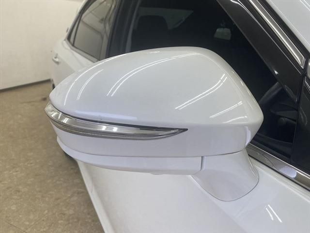 Toyota CROWN SEDAN 2015-10 182017-13