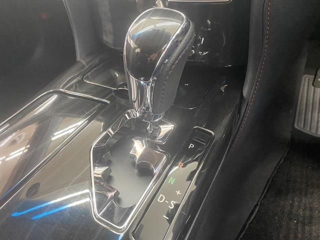 Toyota CROWN SEDAN 2015-10 182017-25