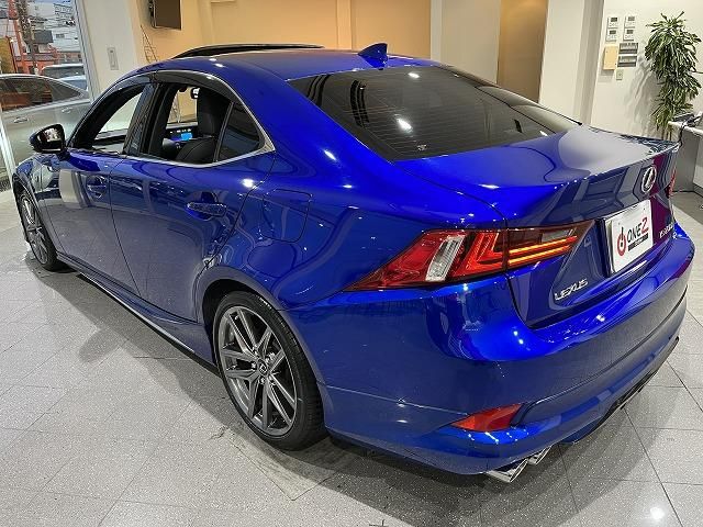 Lexus IS 2015-09 184844-4