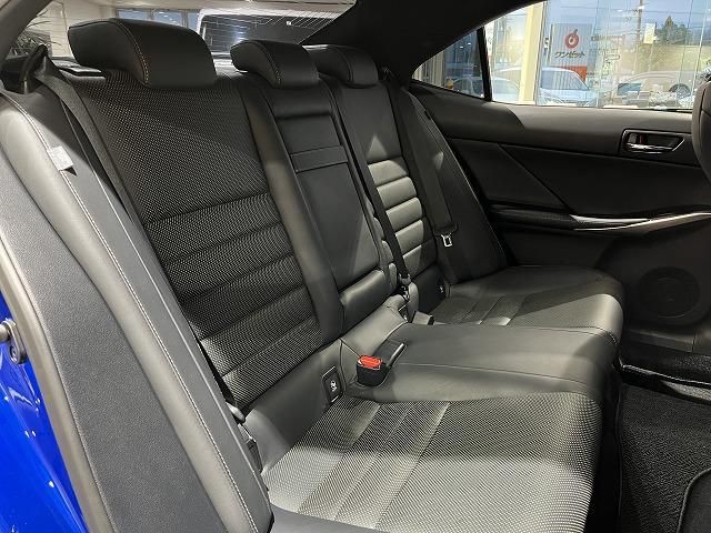 Lexus IS 2015-09 184844-9