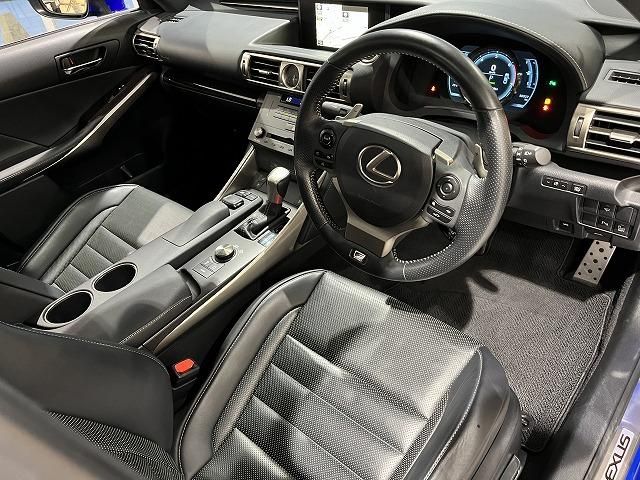Lexus IS 2015-09 184844-7