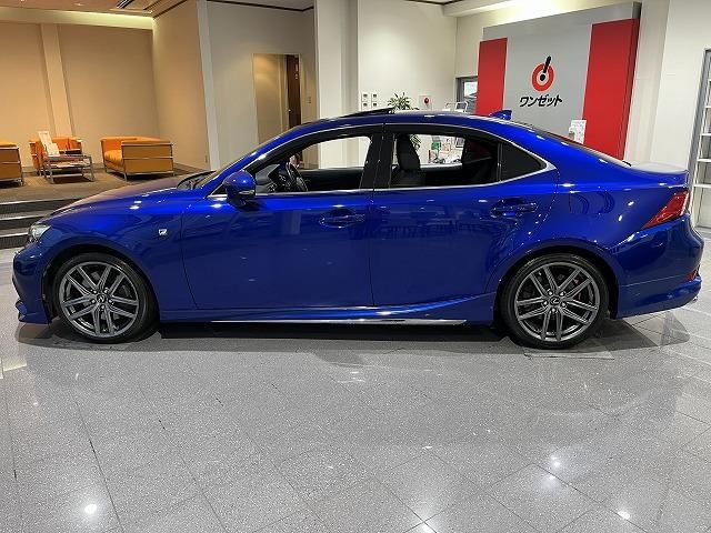 Lexus IS 2015-09 184844-6