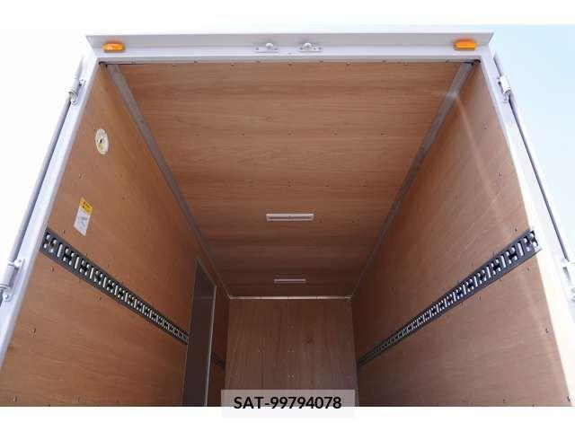 Mitsubishi CANTER 2023-04 294447-17