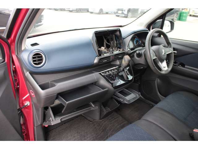 Mitsubishi EK X 2019-04 18099-4