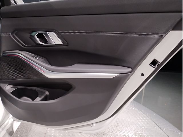 Bmw 3 SERIES 2022-11 15132-29