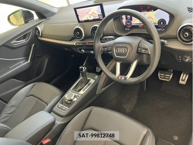 Audi Q2 2022-06 318007-7