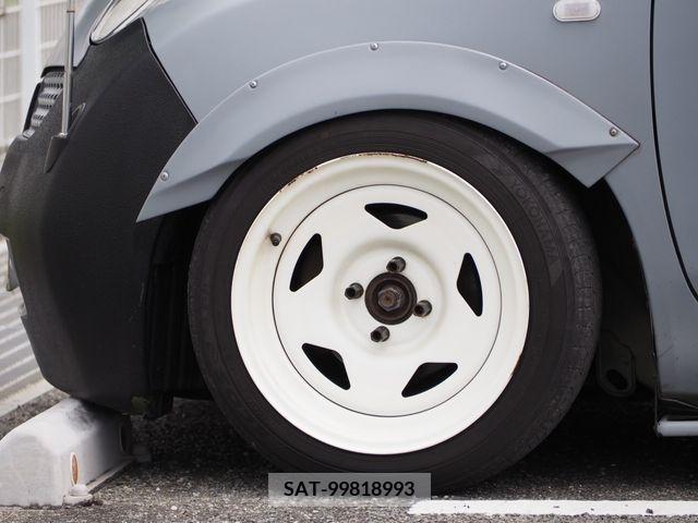 Nissan MARCH 2002-10 340775-9