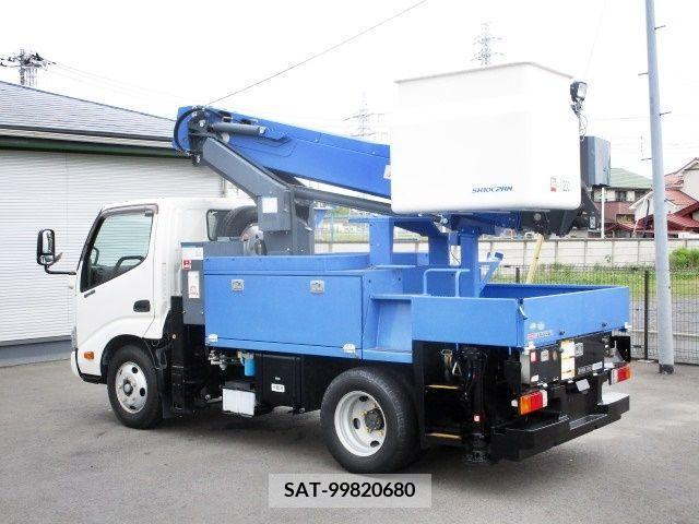 Hino DUTRO 2019-08 335360-4