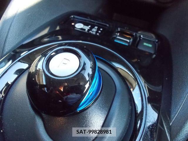 Nissan LEAF 2019-12 352892-13