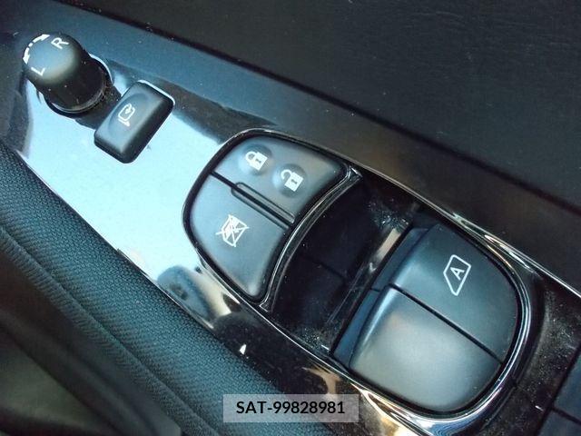 Nissan LEAF 2019-12 352892-18