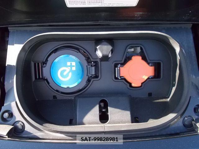 Nissan LEAF 2019-12 352892-5