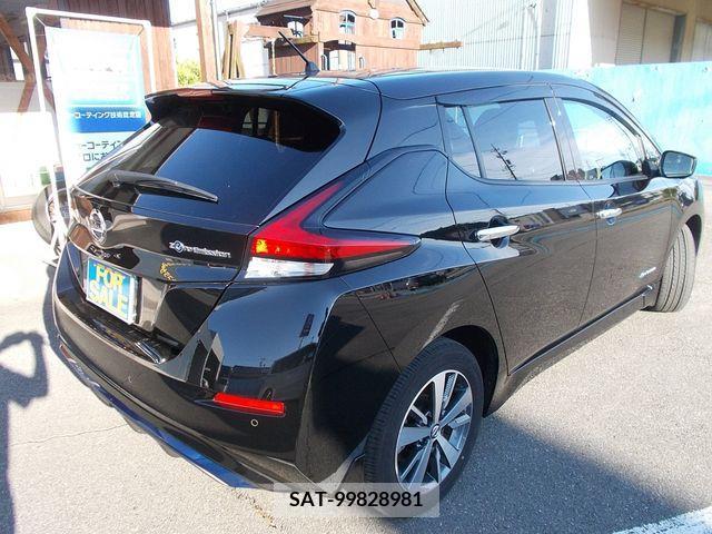 Nissan LEAF 2019-12 352892-3