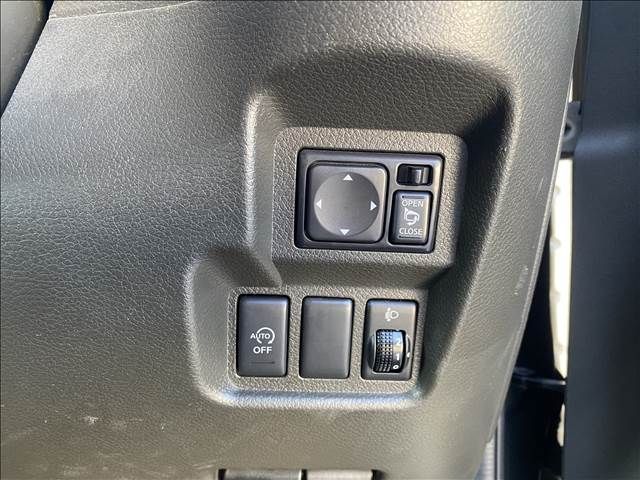 Nissan CUBE 2013-09 181013-11
