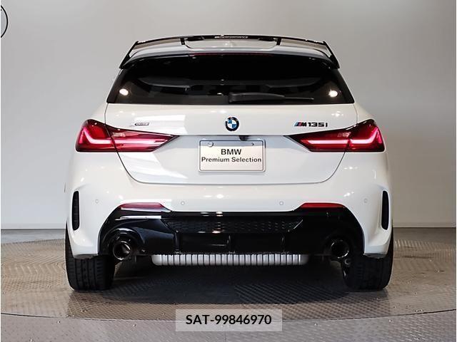Bmw 1 SERIES 2022-01 334913-4