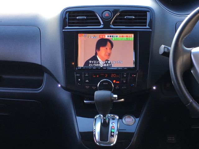 Nissan SERENA 2013-01 184690-6
