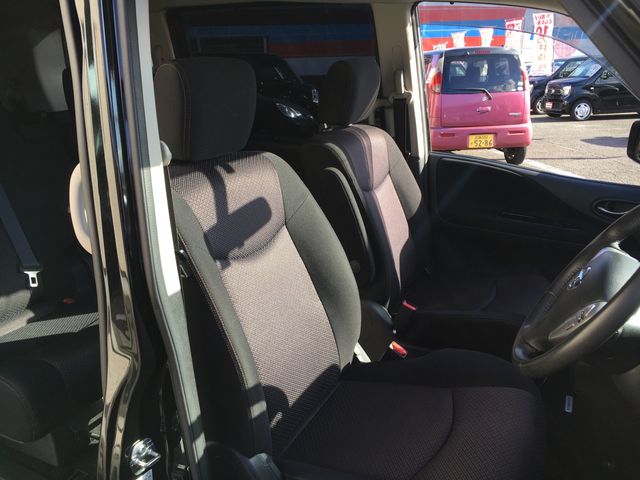 Nissan SERENA 2013-01 184690-8