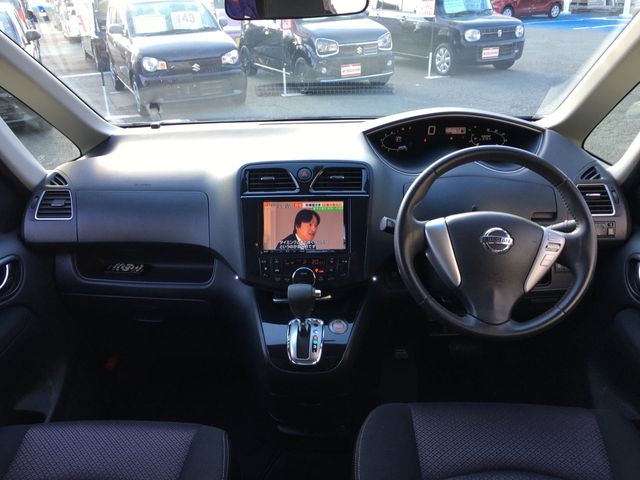 Nissan SERENA 2013-01 184690-5