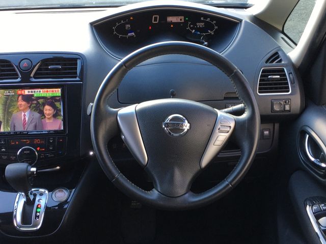 Nissan SERENA 2013-01 184690-7