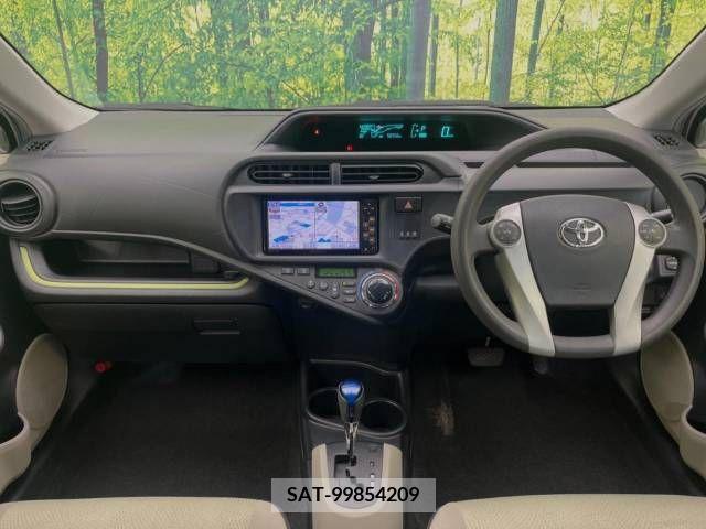 Toyota AQUA 2012-02 347888-1