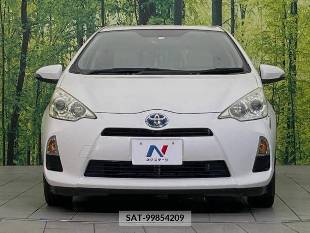 Toyota AQUA 2012-02 347888-14