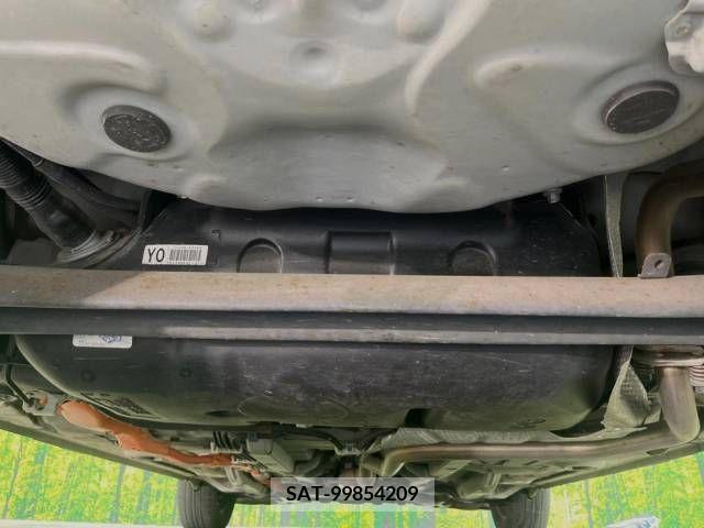Toyota AQUA 2012-02 347888-19