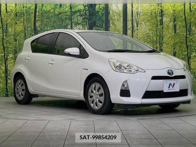 Toyota AQUA 2012-02 347888-16