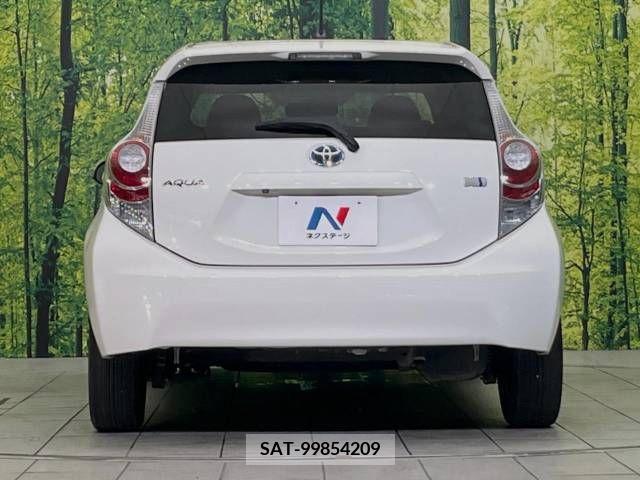 Toyota AQUA 2012-02 347888-15