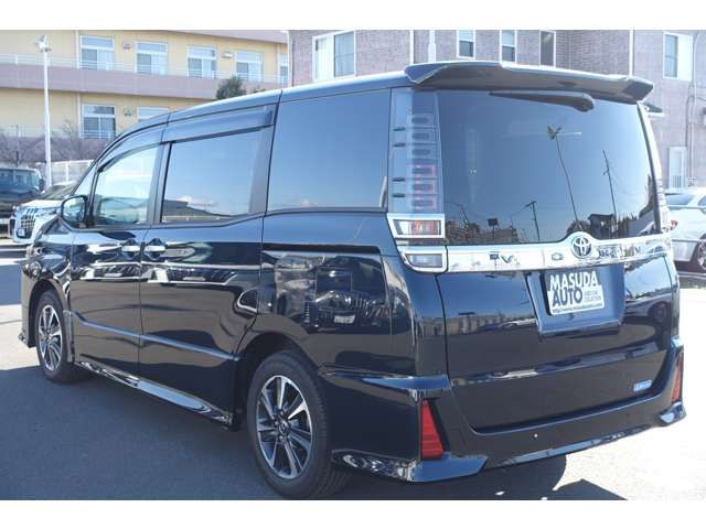 Toyota VOXY 2021-04 191705-4