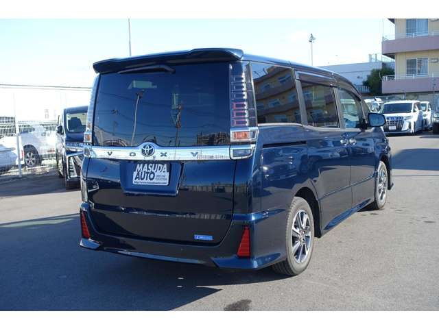 Toyota VOXY 2021-04 191705-6