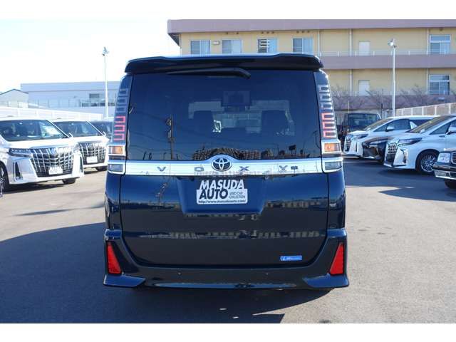 Toyota VOXY 2021-04 191705-5