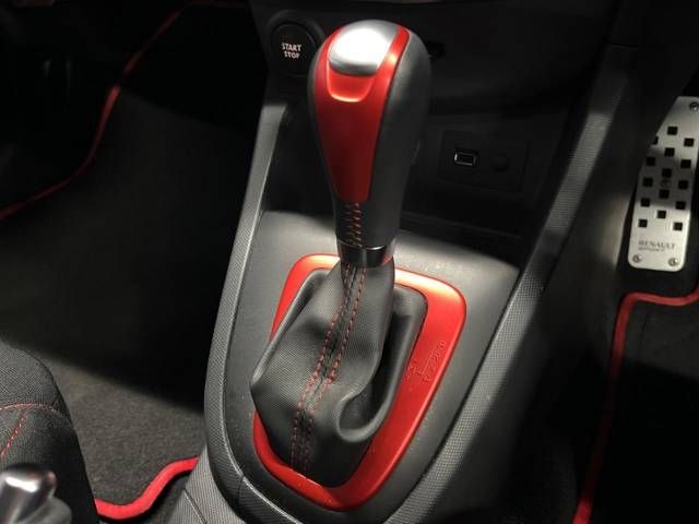 Renault LUTECIA 2015-11 185226-10
