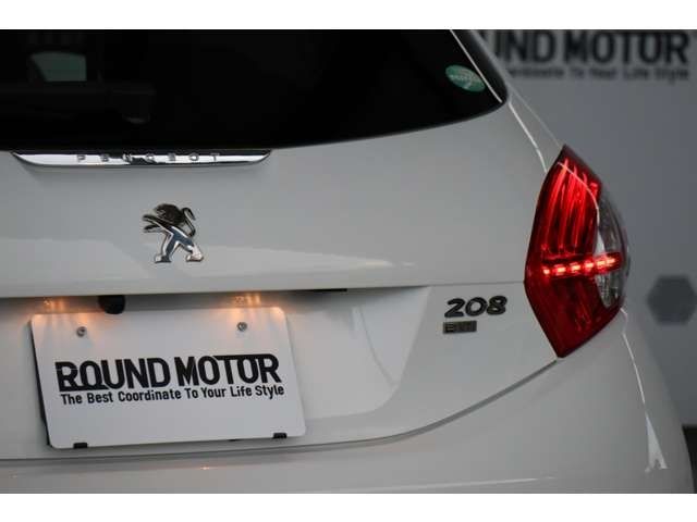 Peugeot 208 2015-09 4979-6