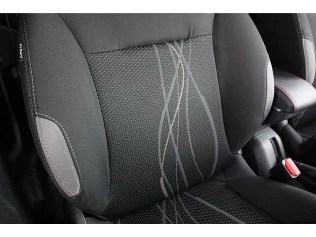 Peugeot 208 2015-09 4979-12