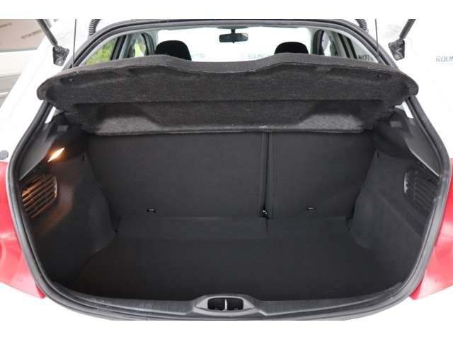 Peugeot 208 2015-09 4979-17