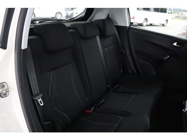 Peugeot 208 2015-09 4979-15