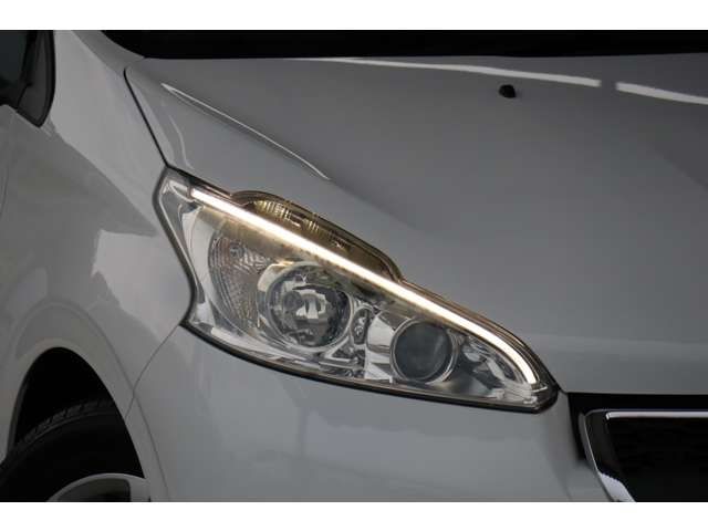 Peugeot 208 2015-09 4979-3