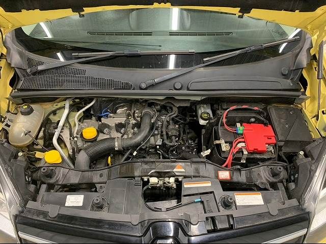 Renault KANGOO 2018-04 11388-17