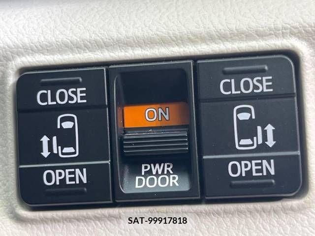 Toyota SIENTA 2017-01 298329-5