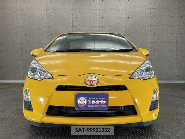 Toyota AQUA 2014-03 207630-3