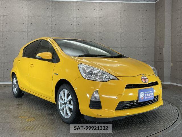Toyota AQUA 2014-03 207630-4