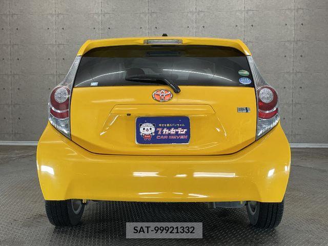 Toyota AQUA 2014-03 207630-5