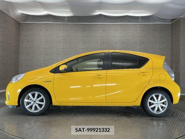 Toyota AQUA 2014-03 207630-7