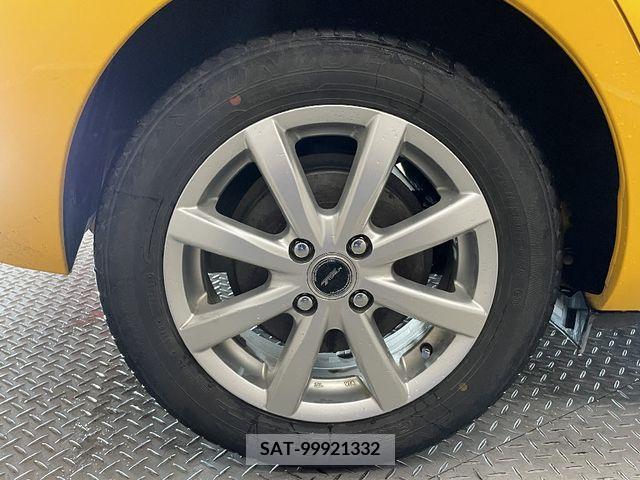 Toyota AQUA 2014-03 207630-8