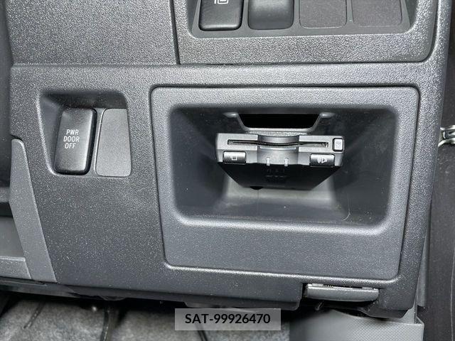 Toyota SIENTA 2013-12 203277-17