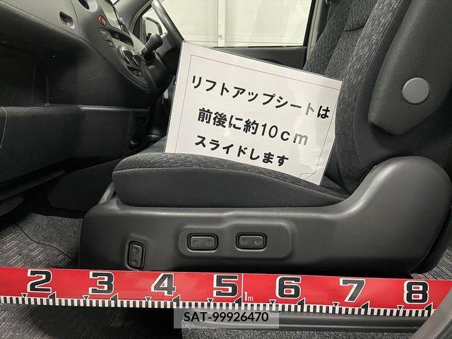 Toyota SIENTA 2013-12 203277-9