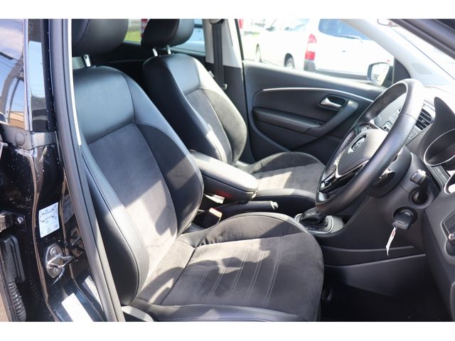 VolksWagen POLO 2017-04 196615-15